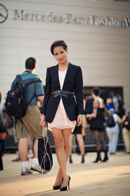 Ioanna's Notebook - Classic black blazer outfits - Πως να φορέσετε το μαύρο κλασικό σακάκι Ioanna's Notebook - Classic black blazer outfits - Πως να φορέσετε το μαύρο κλασικό σακάκι
